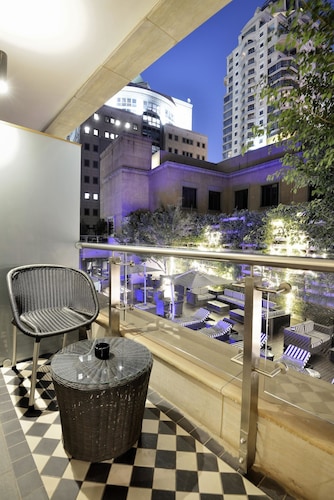 Davinci Hotel And Suites On Nelson Mandela Square