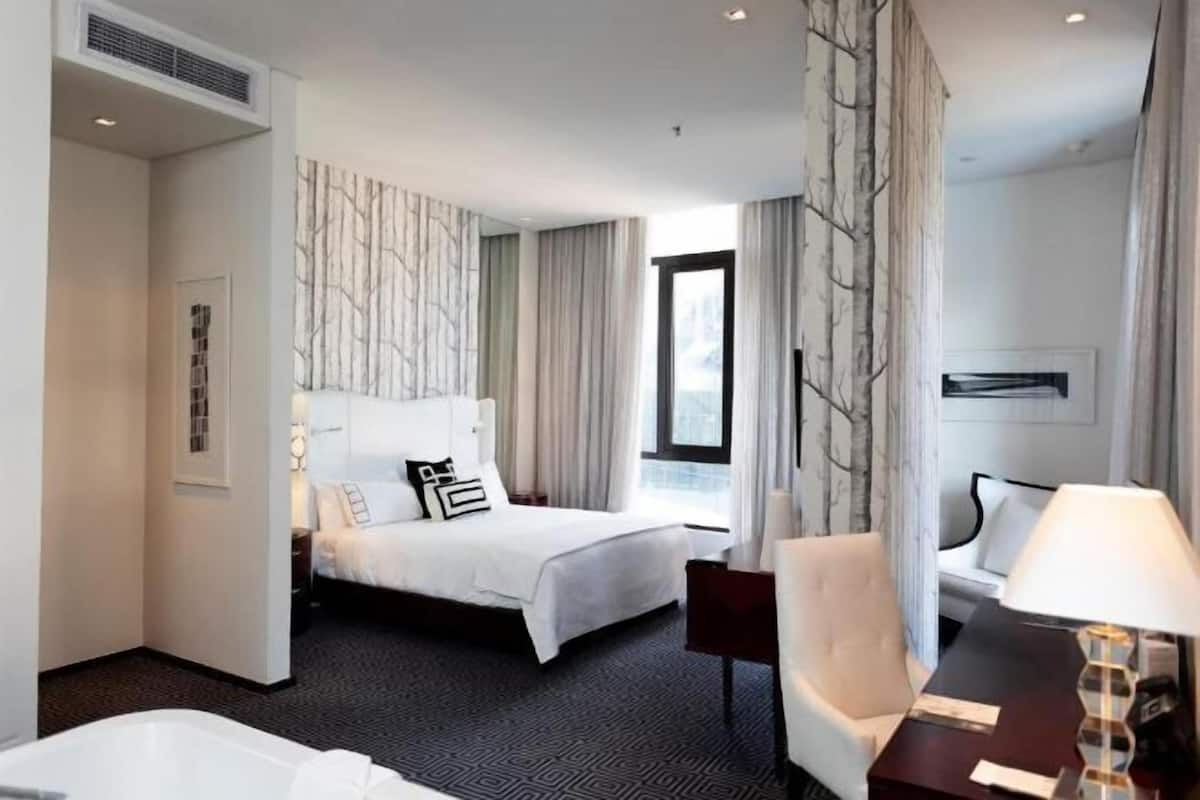 1 slaapkamer, luxe beddengoed, een minibar, een kluis op de kamer
