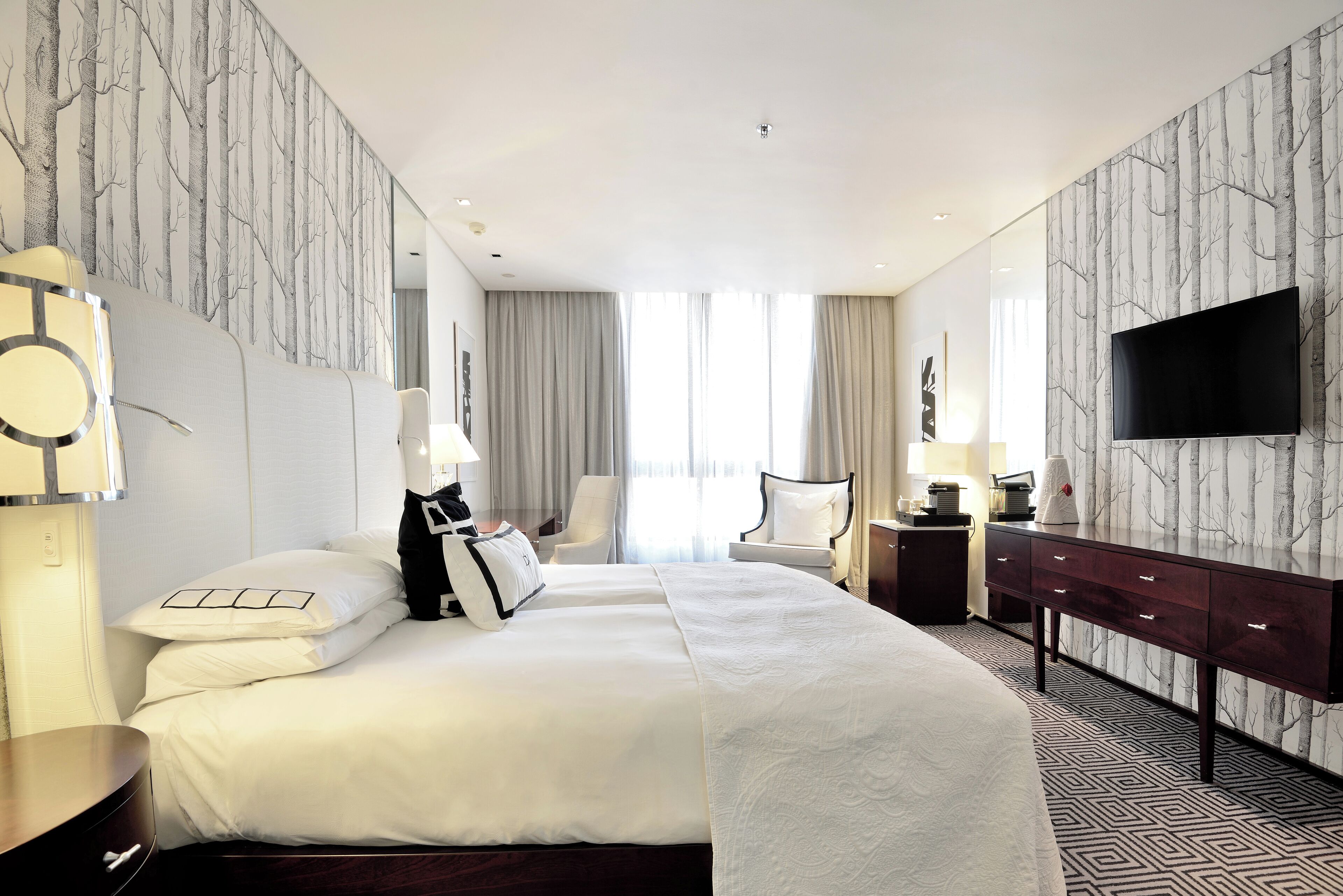 Standardværelse (Twin) | Premium-sengetøj, minibar, pengeskab på værelset, skrivebord