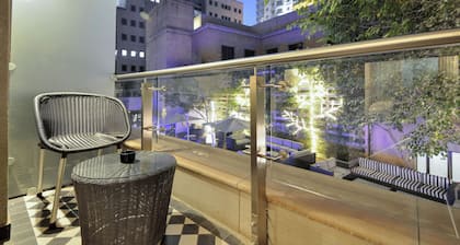 Davinci Hotel And Suites On Nelson Mandela Square