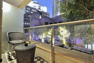 Davinci Hotel And Suites On Nelson Mandela Square