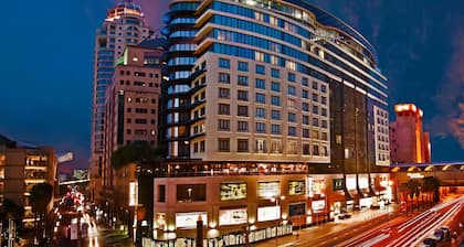 Davinci Hotel And Suites On Nelson Mandela Square