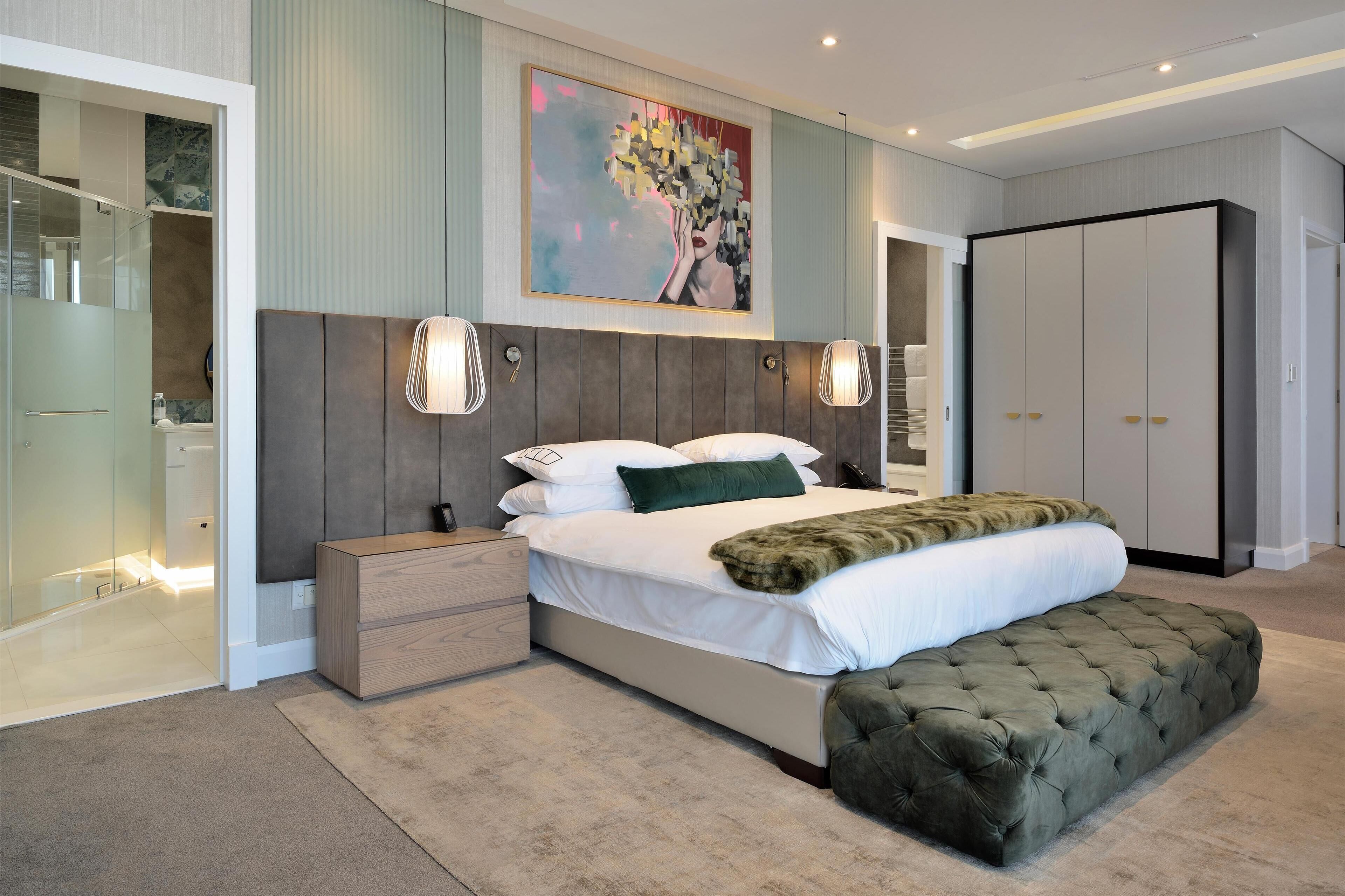 1 bedroom, premium bedding, minibar, in-room safe