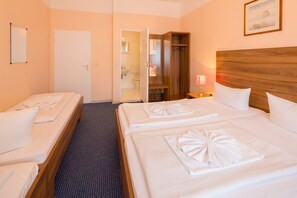 Habitación cuádruple clásica | Escritorio y wifi gratis