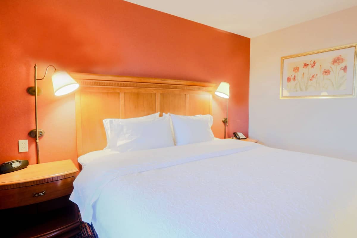 Egyptian cotton sheets, premium bedding, down comforters, pillowtop beds