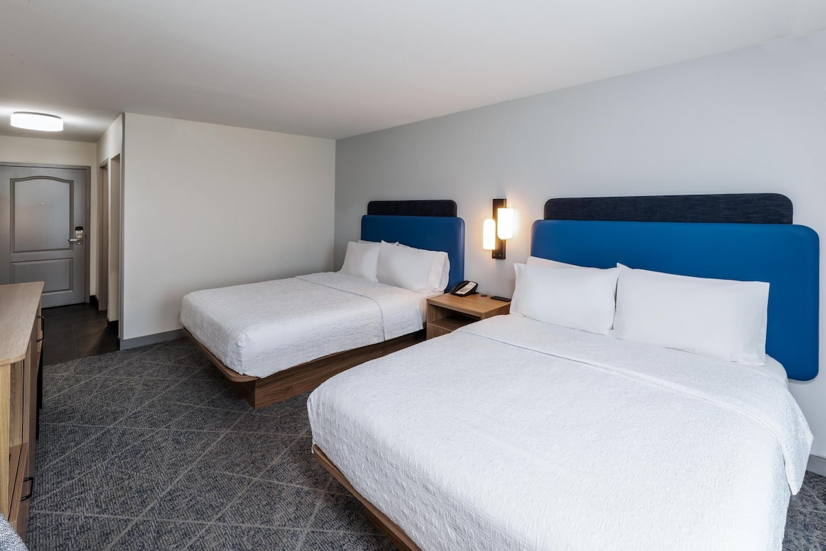 Zimmer, 2 Queen-Betten | Bettwäsche aus ägyptischer Baumwolle, hochwertige Bettwaren