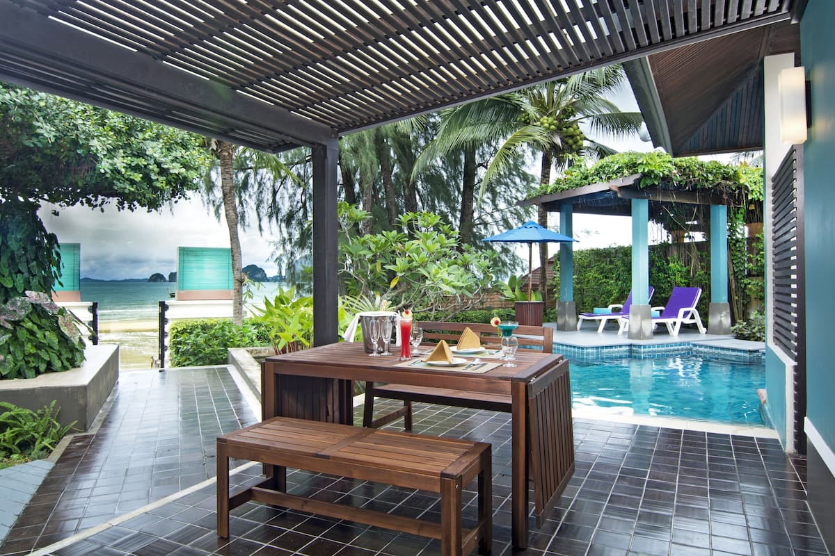 Beach Front Pool Villa | 2 habitaciones, minibar y caja de seguridad en la habitación