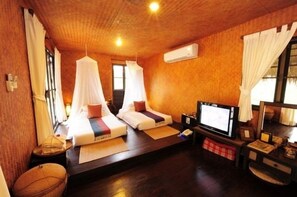 Chambre Deluxe avec lits jumeaux | Literie de qualité supérieure, coffres-forts dans les chambres, bureau