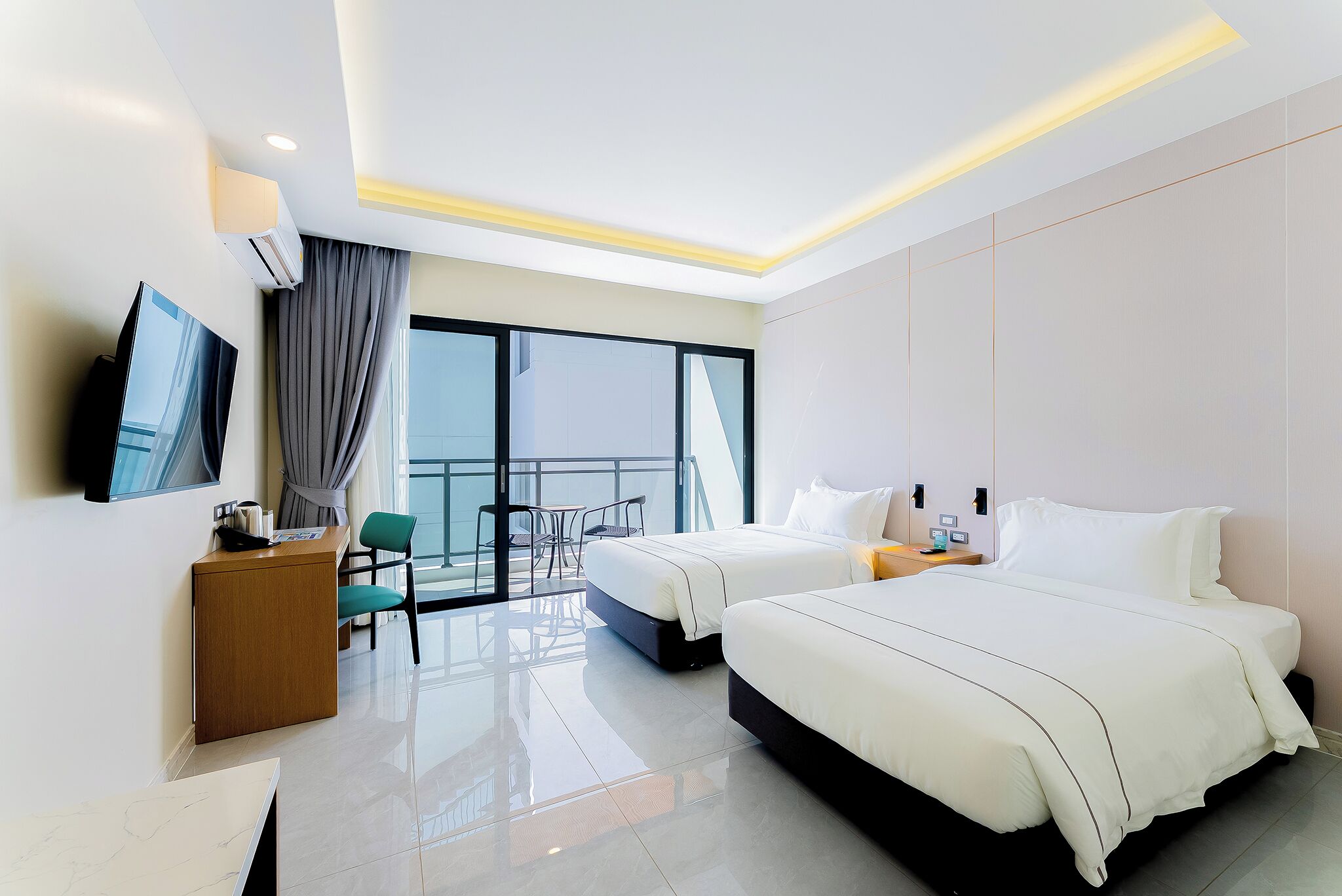 Minibar, in-room safe, desk, free WiFi