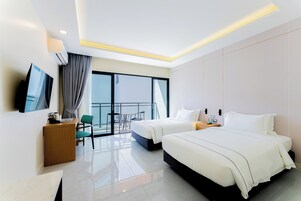 Garden Deluxe | Minibar, in-room safe, desk, free WiFi