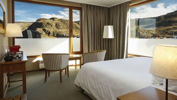 Chalten Room Mountain View | In-room safe, desk, iron/ironing board, free WiFi