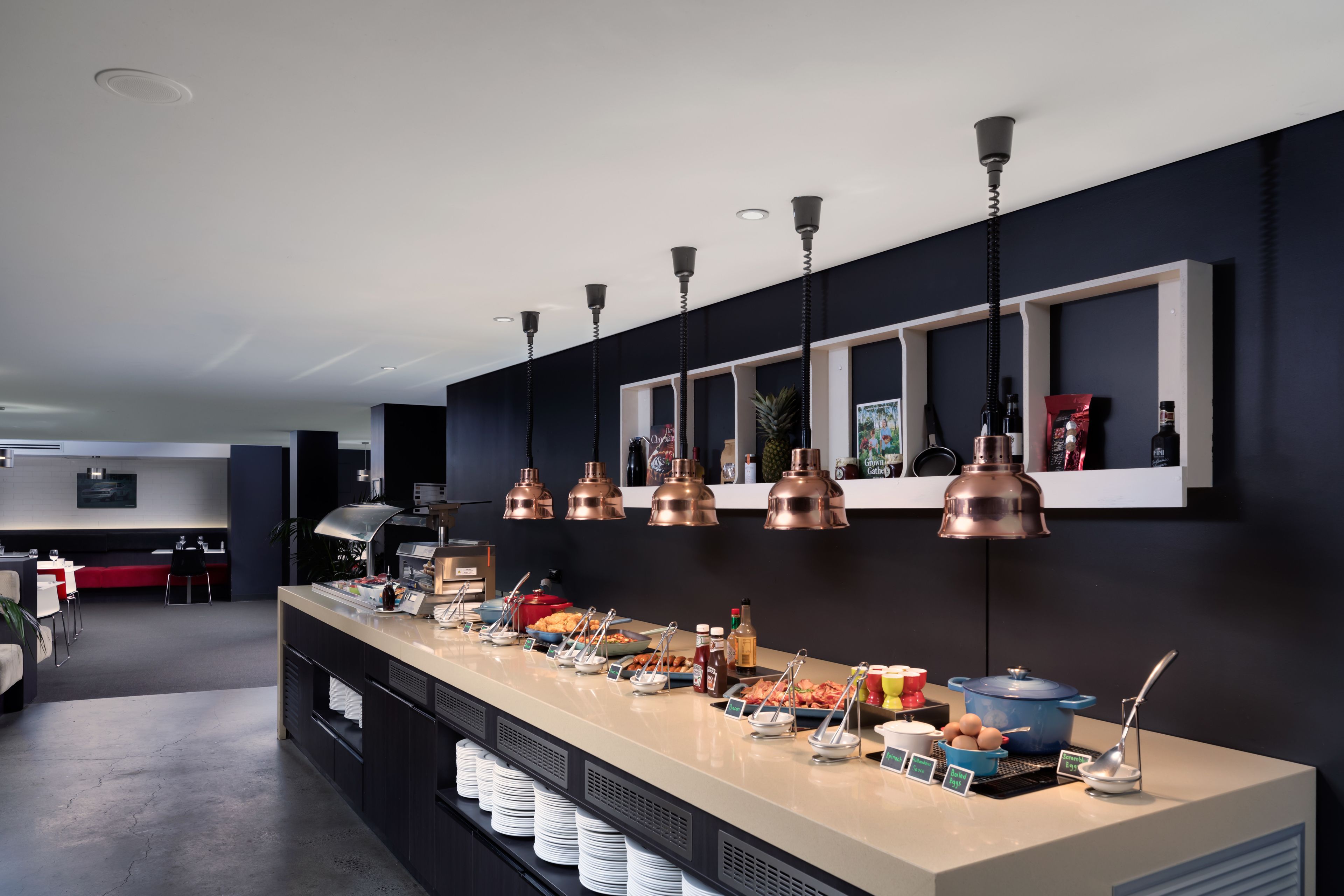 每日供应自助式早餐（每人 AUD 30）