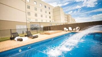 AuĂenpool (je nach Saison geöffnet)