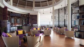 3 restaurants, breakfast, lunch, dinner served; international cuisine