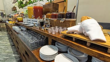 包每日自助早餐