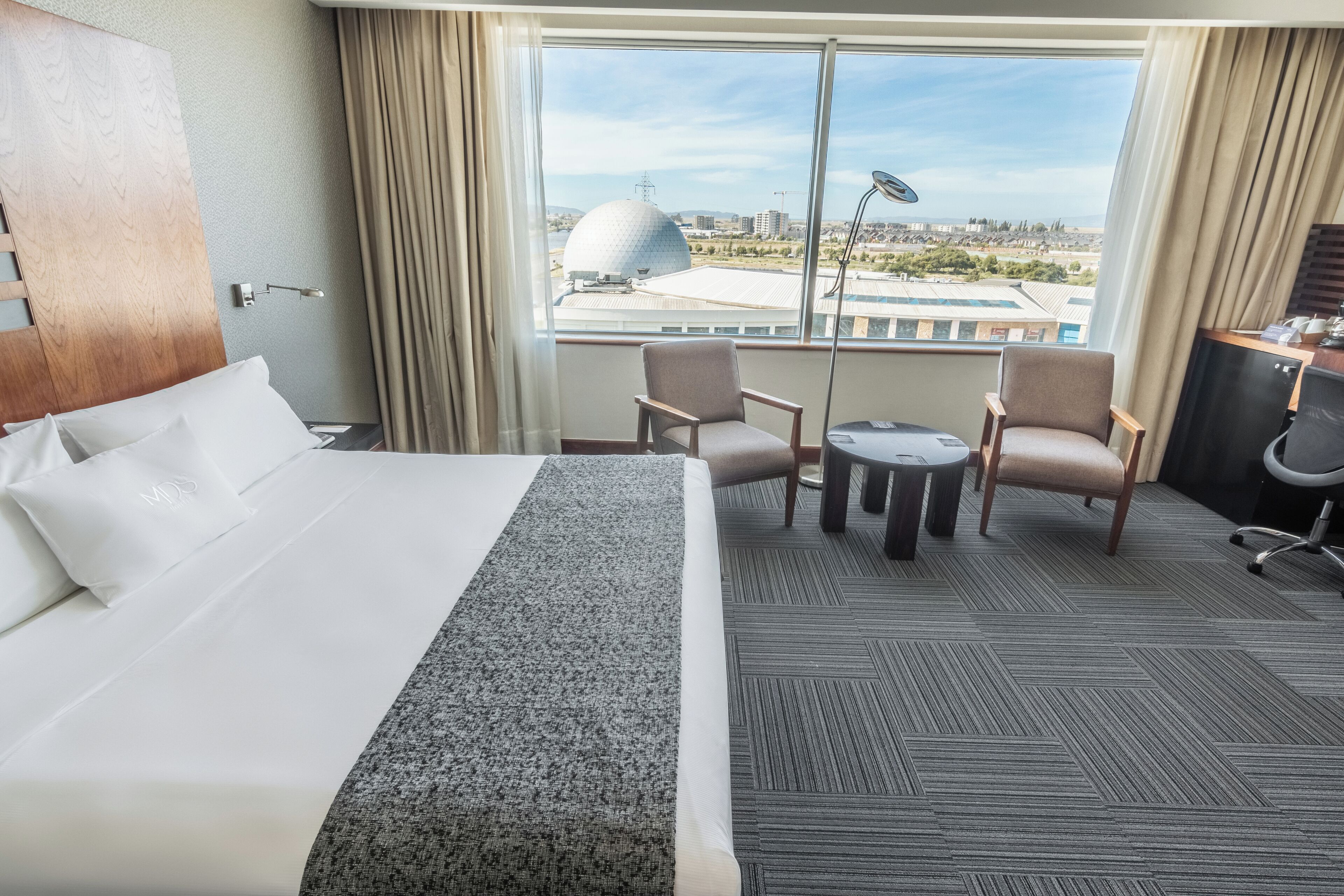 junior room | 1 bedroom, minibar, in-room safe, desk