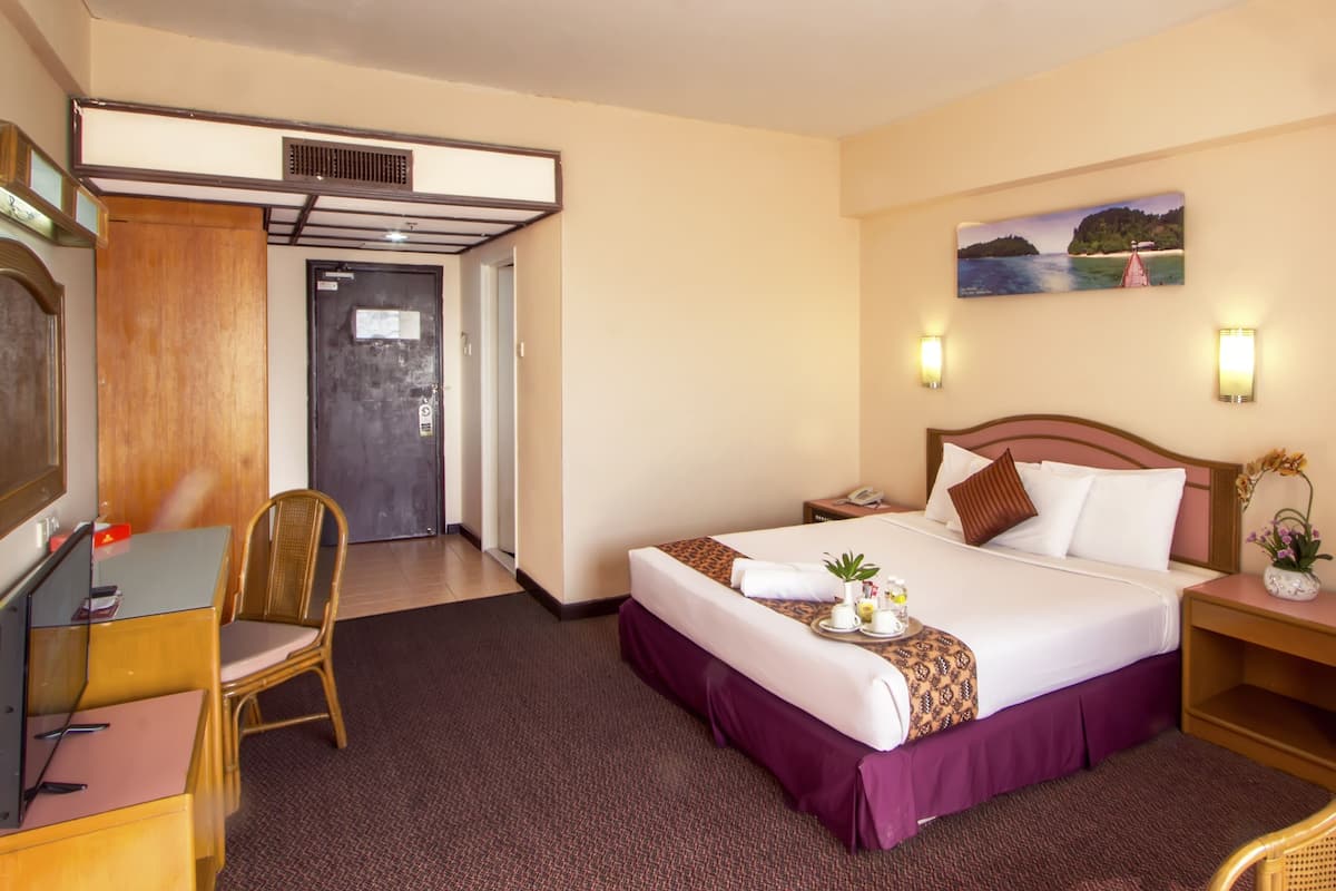 1 bedroom, minibar, in-room safe, desk
