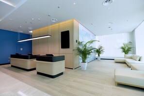 Lobby sitting area - Cititel Express Kota Kinabalu (Kota Kinabalu)