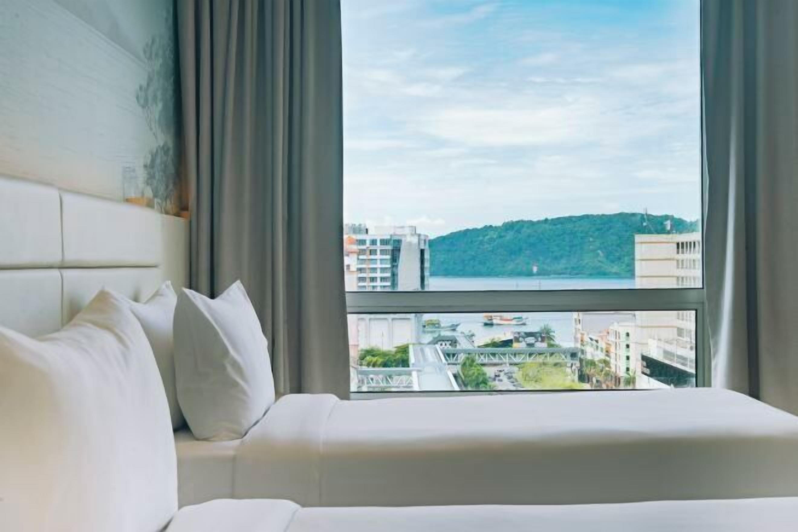 客房內保險箱、書桌、遮光布/窗簾、隔音