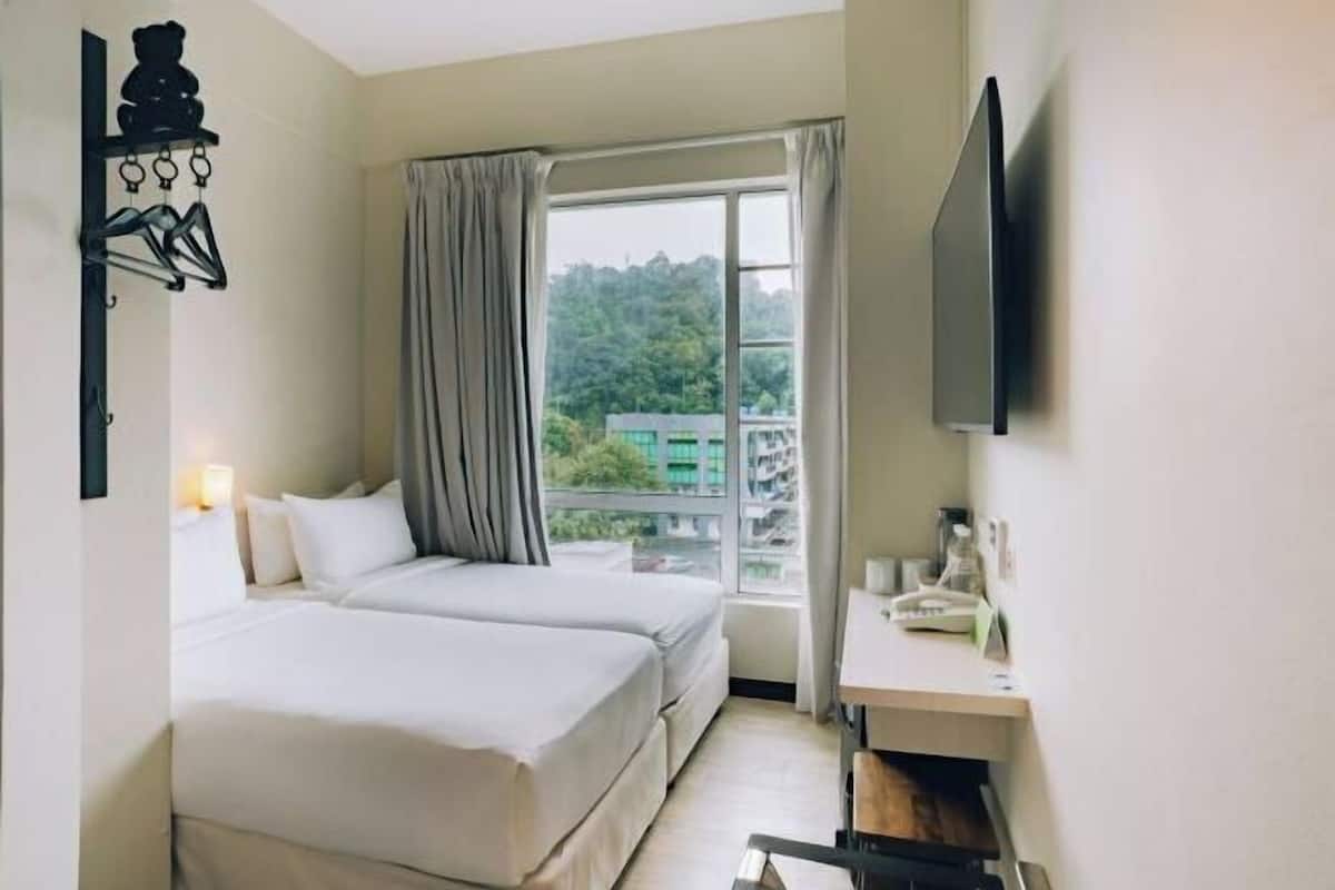 客房內保險箱、書桌、遮光布/窗簾、隔音