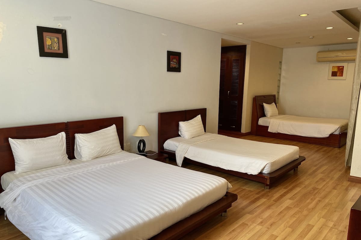 Minibar, in-room safe, blackout curtains, free WiFi