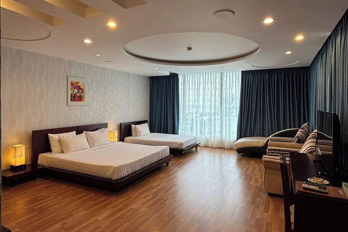 Deluxe VIP, River View | Minibar, safe på rommet, blendingsgardiner og wi-fi (inkludert)