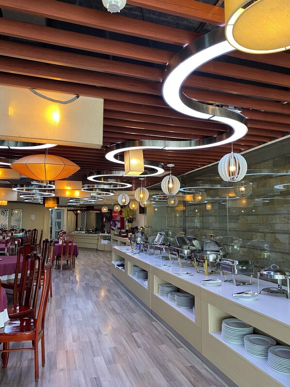 Café da manhã, almoço e jantar