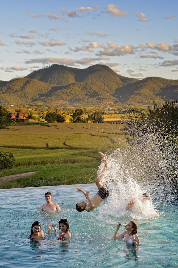 Piscine extérieure