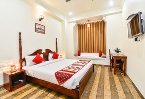 Royal Deluxe Room | Premium bedding, Select Comfort beds, in-room safe - Hotel Laxmi Niwas - A Heritage Retreat (Jaipur)