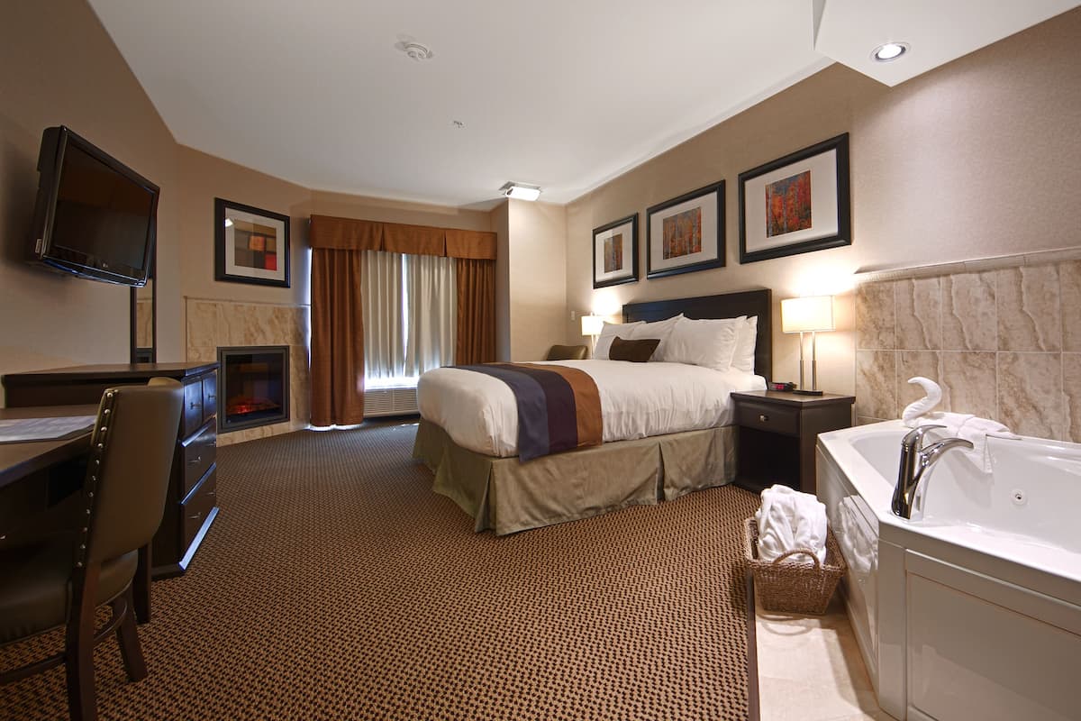 أغطية فراش متميزة ومكتب ومساحة عمل للكمبيوتر المحمول ومكواة/لوح كي