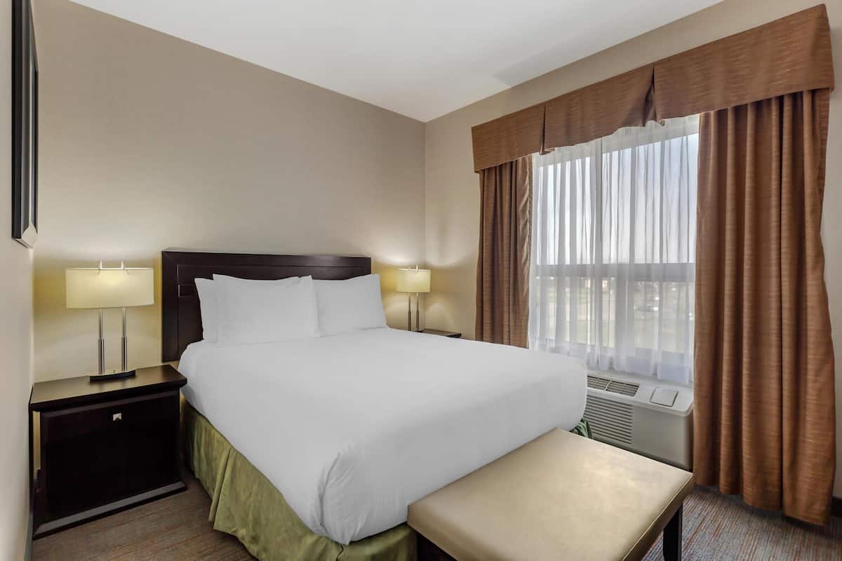 Suite, 1 Queen Bed, Non Smoking, Refrigerator & Microwave (Shower Only;with Sofabed) | Premium bedding, desk, laptop workspace, iron/ironing board