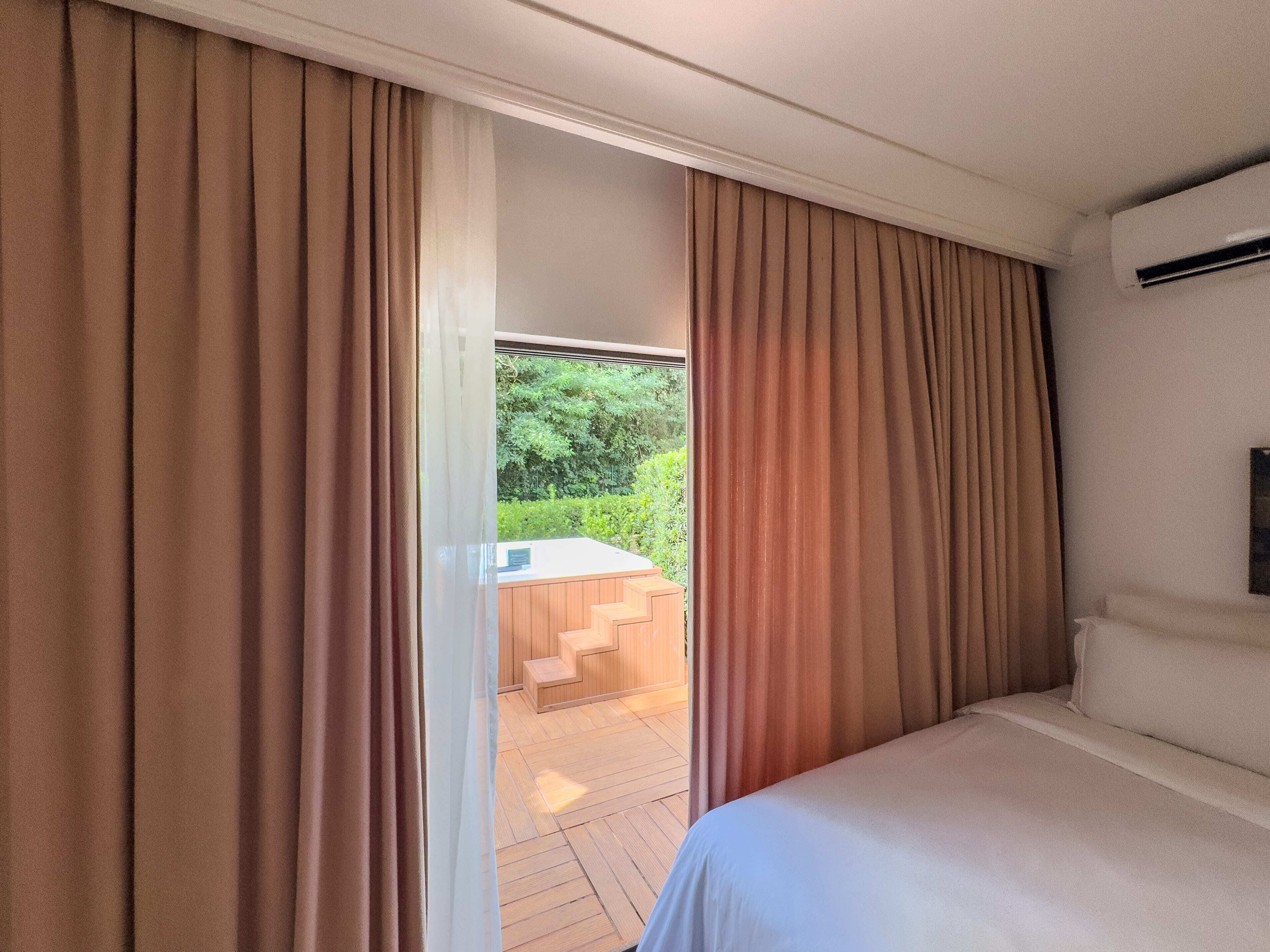 Quarto premier, 2 camas Queen | Banheira de hidromassagem