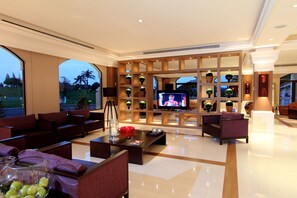 Coin salon dans le hall