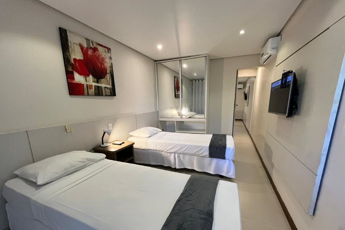 Minibar, brankas, tempat tidur bayi gratis, dan Wi-Fi