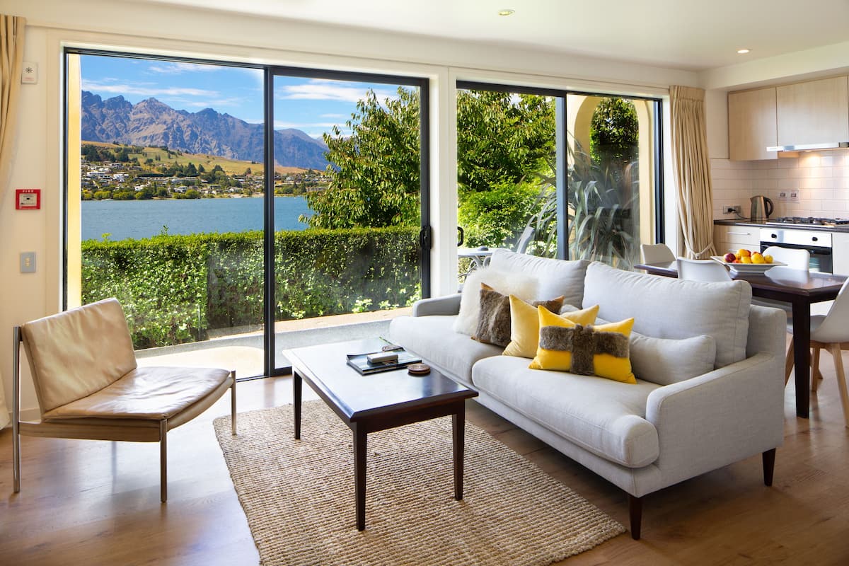 Suite Panoramique, 1 chambre (Lakefront) | Draps en coton égyptien, literie de qualité supérieure, surmatelas