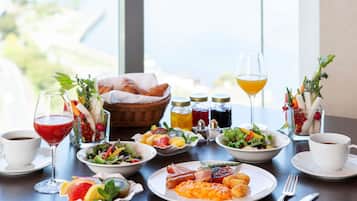 Desayuno buffet (JPY 3000 por persona)