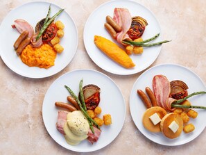 Frokostbuffé hver dag (mot et tillegg)