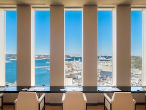 Daily buffet breakfast (JPY 3000 per person)