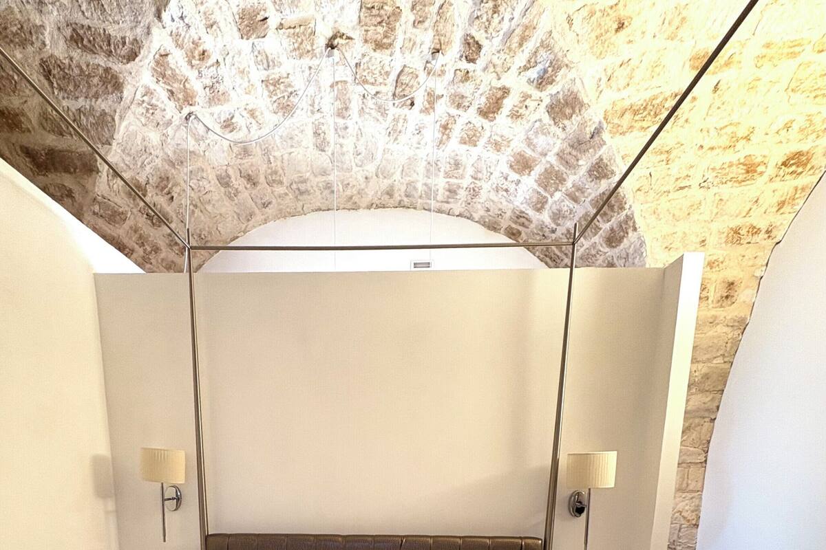 1 habitación, cortinas blackout y sistema de insonorización