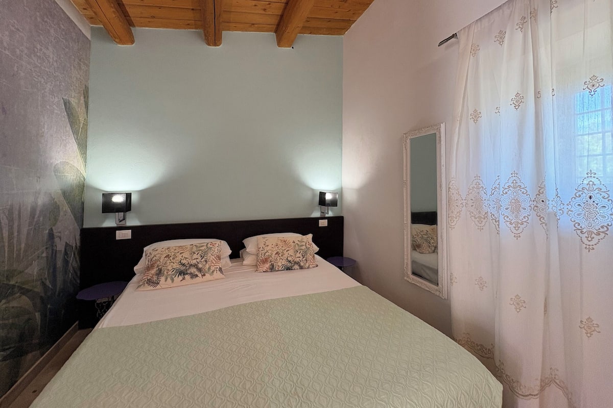 Standard Studio Suite | 1 bedroom, blackout drapes, soundproofing, iron/ironing board