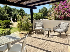 Studio Standard, 1 lit double ou 2 lits jumeaux, coin cuisine, vue jardin | Terrasse/Patio