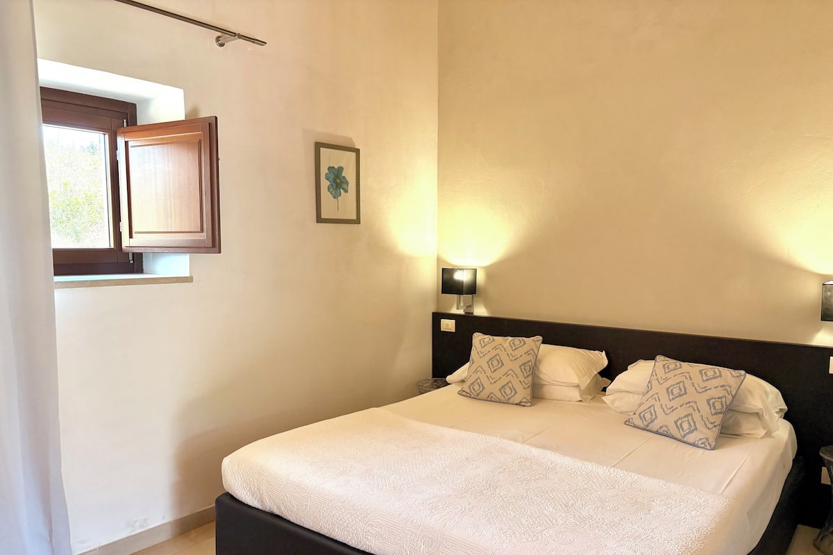 1 habitación, cortinas blackout y sistema de insonorización