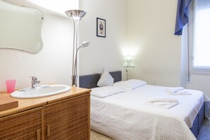 Double or Twin Room, Shared Bathroom