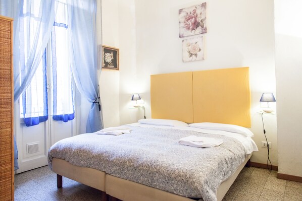 ห้องดับเบิลหรือทวิน, ห้องน้ำส่วนตัว | โต๊ะทำงาน, Wi-Fi ฟรี