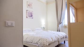 Double or Twin Room, Shared Bathroom | Desk, free WiFi