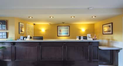 Monterey Bay Lodge