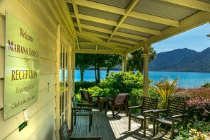 Unclassified image, 2 of 14, button - MAHANA LODGE (Punga Cove)