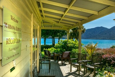 MAHANA LODGE