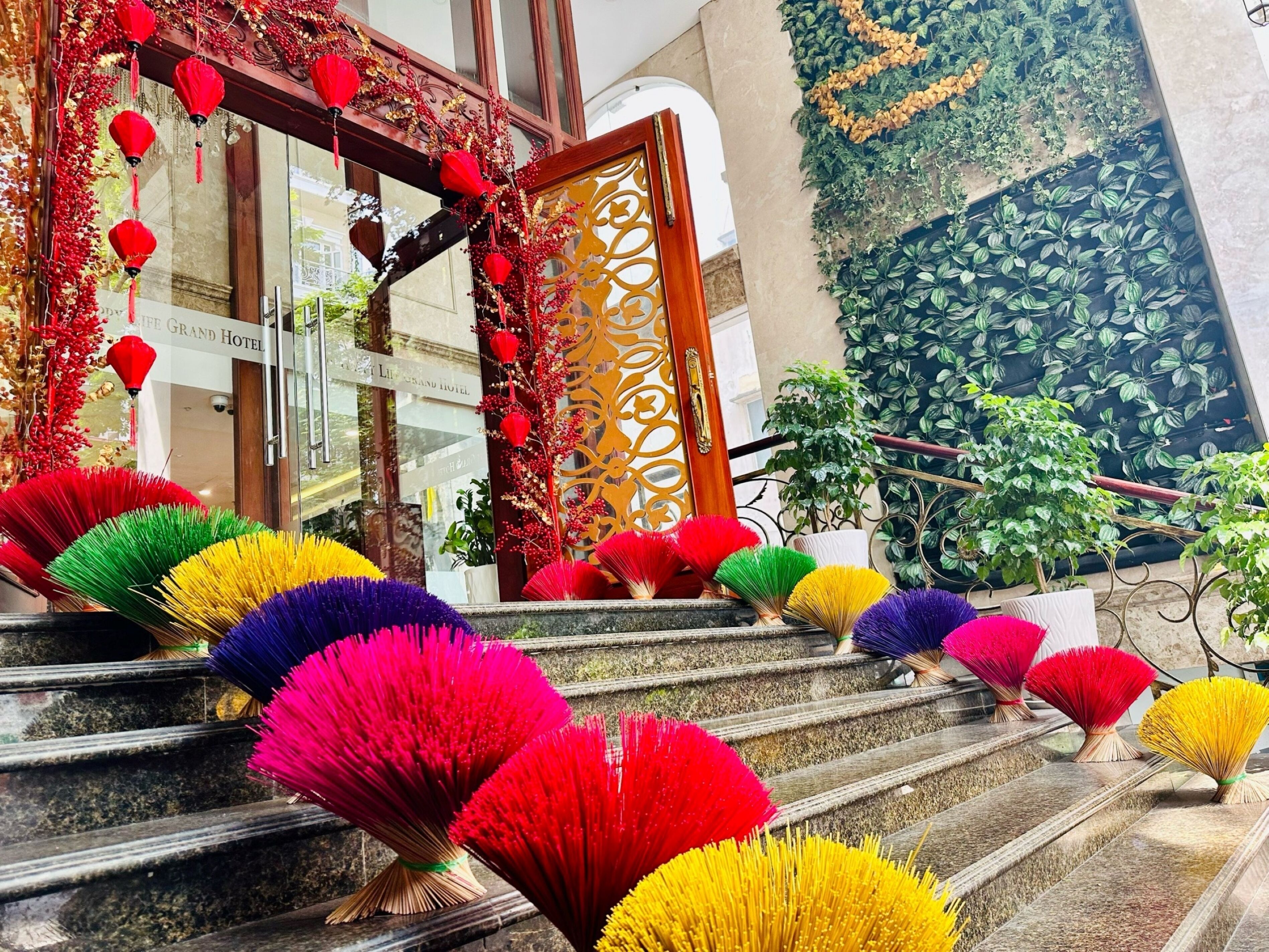 Minibar, in-room safe, desk, laptop workspace