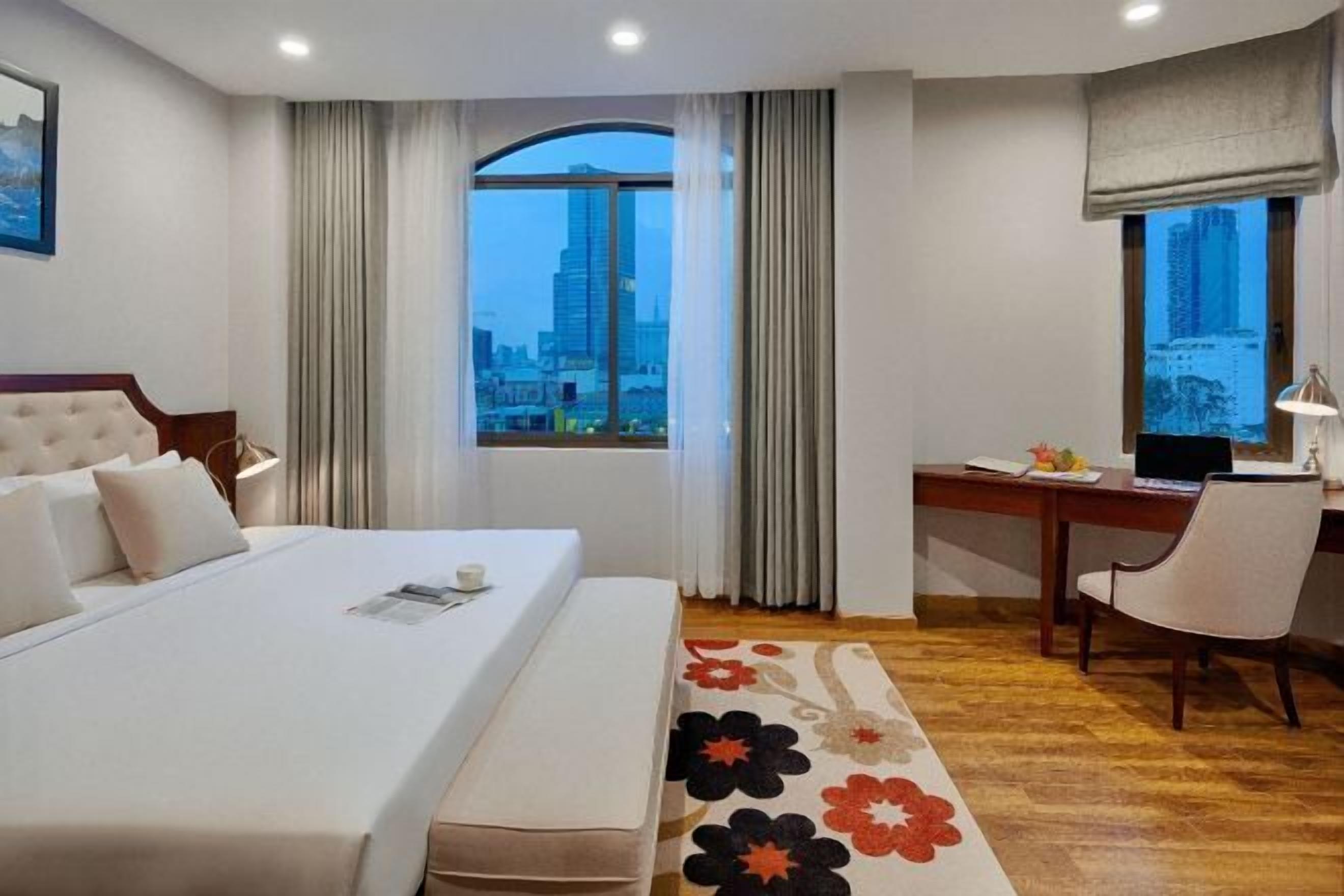 Minibar, in-room safe, desk, laptop workspace